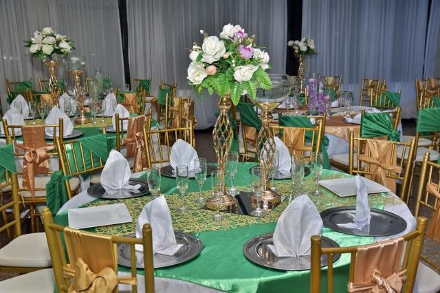 Montaje de mesas en Eventos Channel
