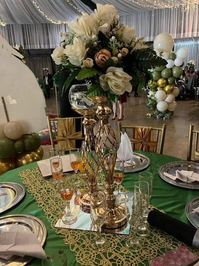 Montaje de mesas en Eventos Channel