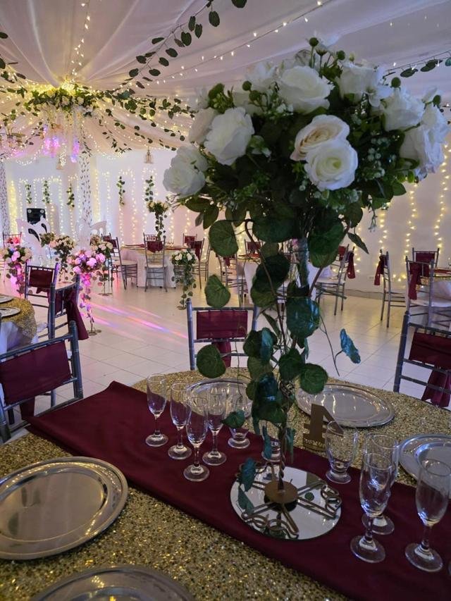 Montaje de mesas en Eventos Channel