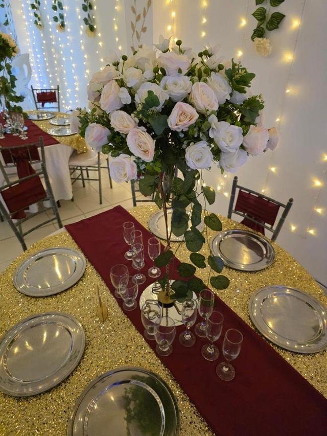Montaje de mesas en Eventos Channel